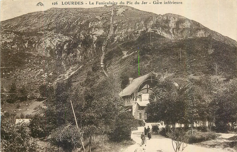 Lourdes - Der Seilbahn Pic du Jer - Untere Station - Vorderseite