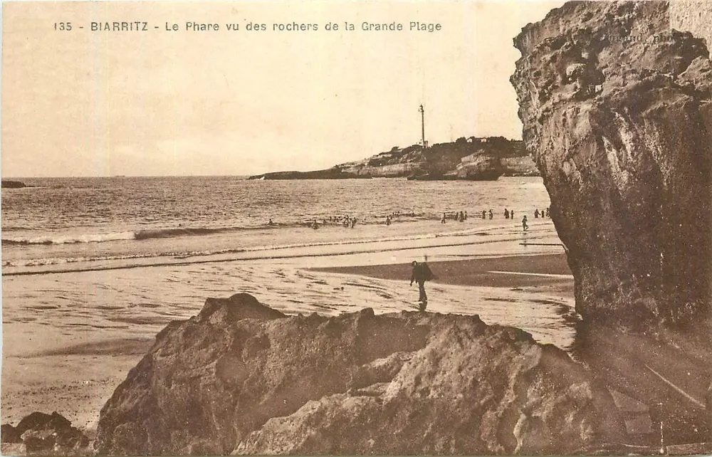 Biarritz - Der Leuchtturm von den Felsen der Grande Plage gesehen — bezeichnet als 'Grand phot' — Nr. 135 - Vorderseite