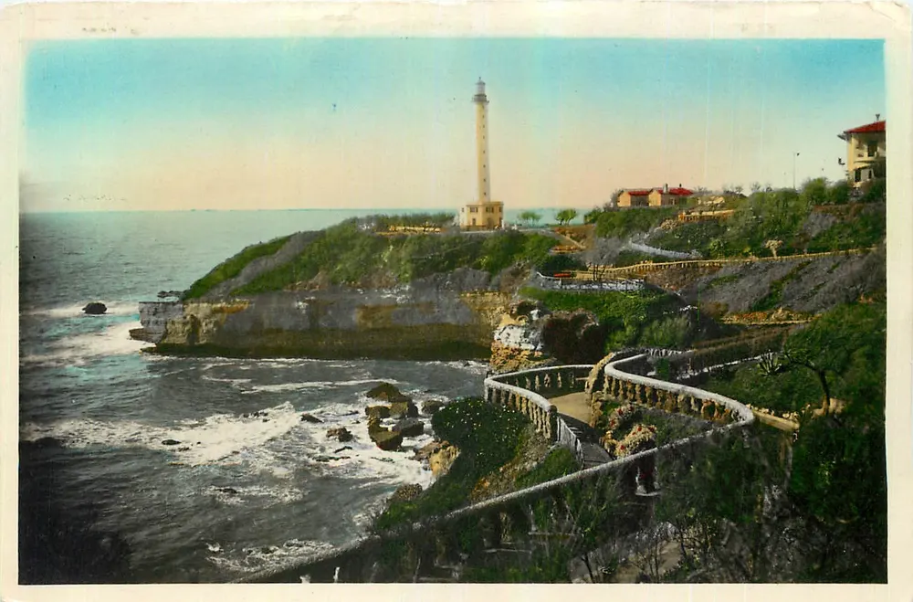 Biarritz — La punta San Martino e la torre faro — Les Éditions d'Art Barnerousse, n°139 - Recto