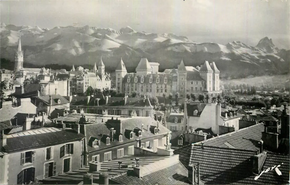 Pau — O castelo, o parlamento e as Pirineus — Edição JOVÉ, Pau (B-P) - Frente