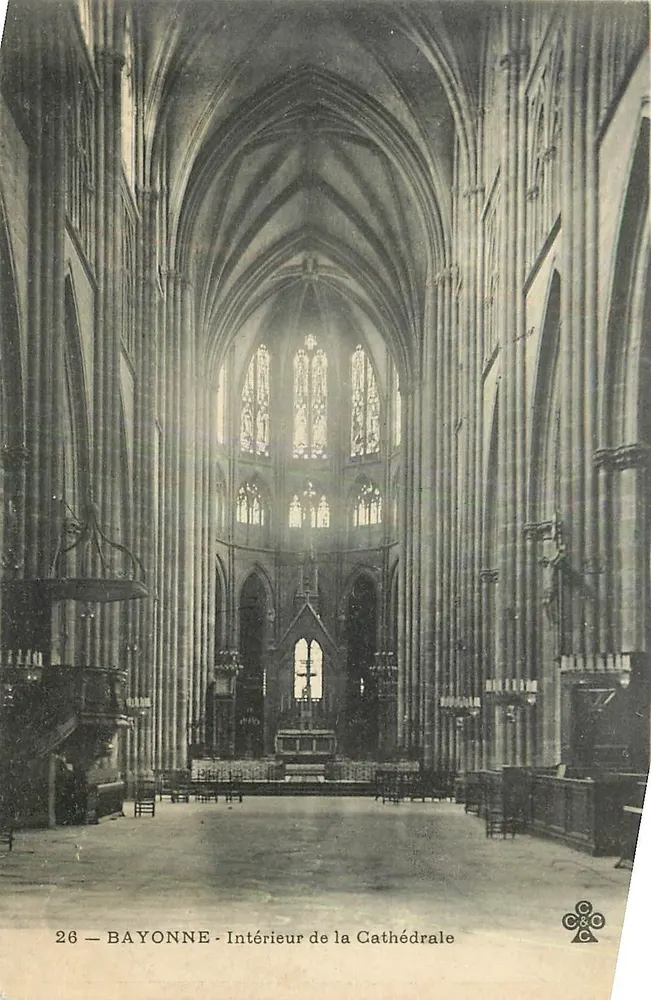 Bayonne - Interior da Catedral — editor desconhecido, n° 26 - Frente