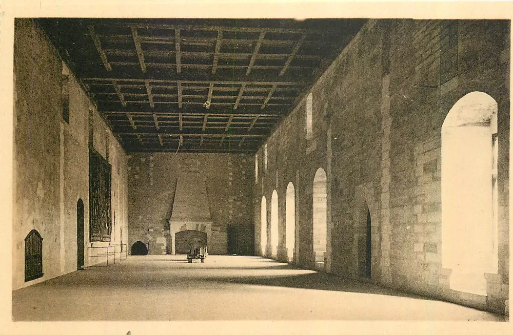 Avignon — Palais des Papes — Salle des Festins - Vorderseite
