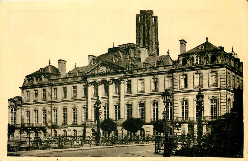 Estrasburgo — Palácio Rohan — Fabricação francesa - Frente