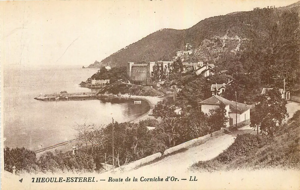 Theoule-Estérel — Estrada da Corniche d'Or — LL - Frente