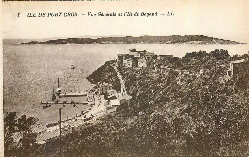 Insel Port-Cros — Allgemeiner Blick und die Insel Bagand — LL - Vorderseite