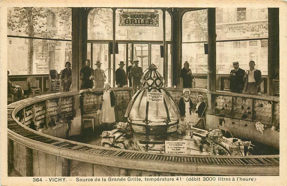 Vichy — Fonte da Grande Grille, temperatura 41° (vazão 3000 litros por hora) — Edição La Cigogne, n°364 - Frente
