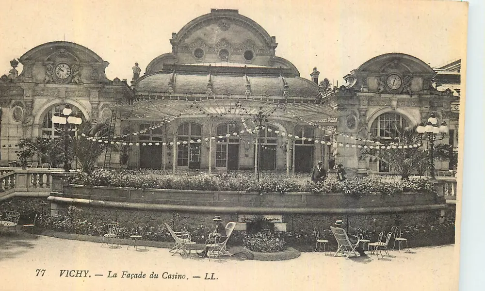 Vichy — De Facade van het Casino — LL. — n°77 - Voorkant