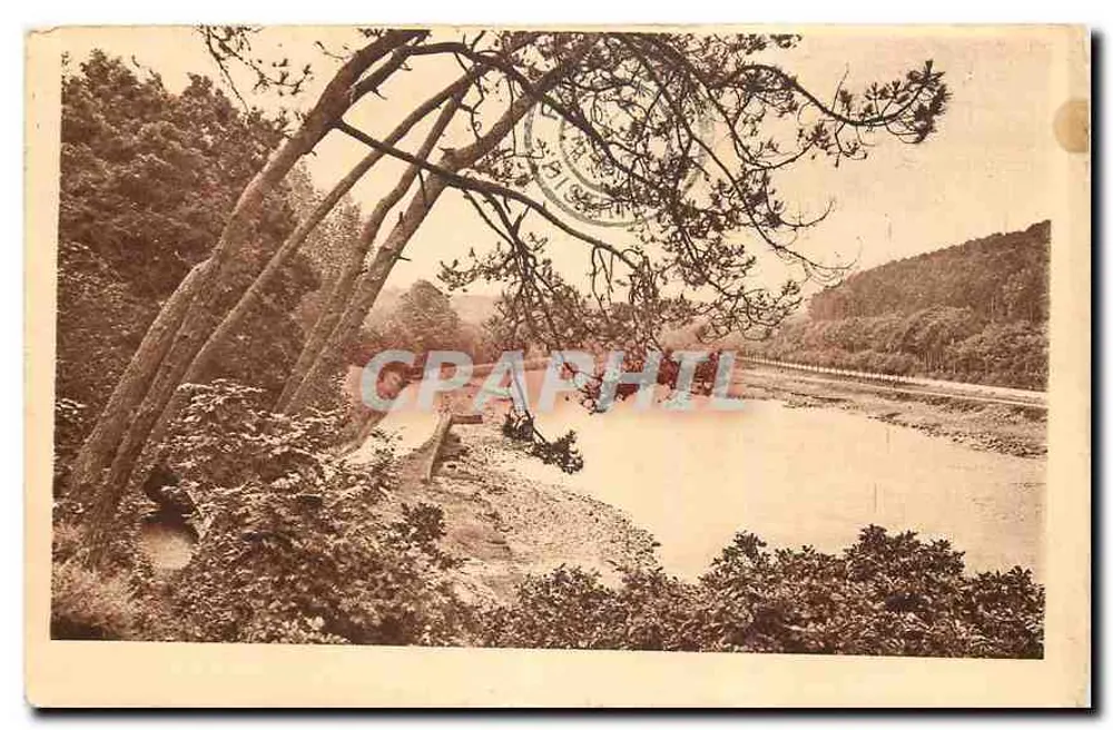 Der Fluss am Bogen — Aussicht von einem bewaldeten Vorsprung — veröffentlicht von La Maison de Paille, Morlaix - Vorderseite