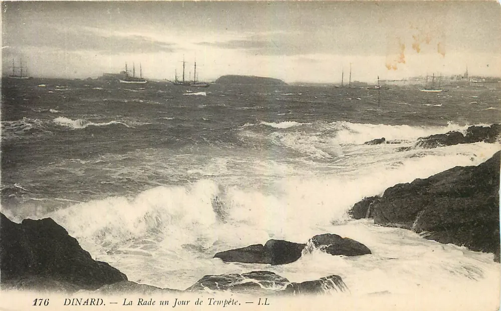 Dinard — Vista della Baia in un Giorno di Temporale — I.L. n°176 - Recto