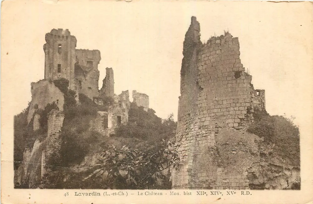 Lavardin (L.-et-Ch) — Il Castello — Mon. hist. XII, XIV, XV secolo R.D. - Recto