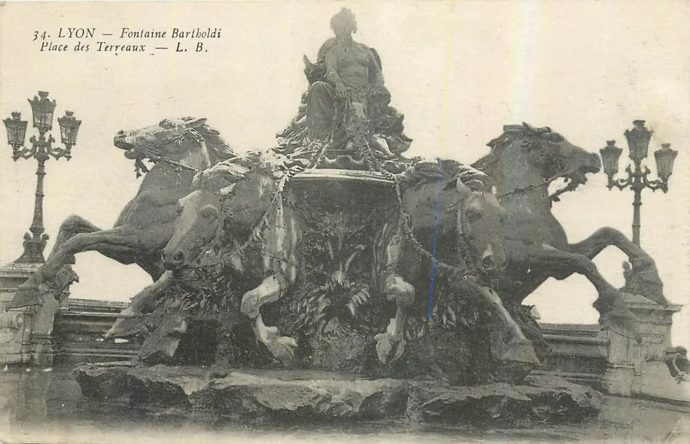 LYON — Fontäne Bartholdi — Place des Terreaux — L. B. n°34 - Vorderseite