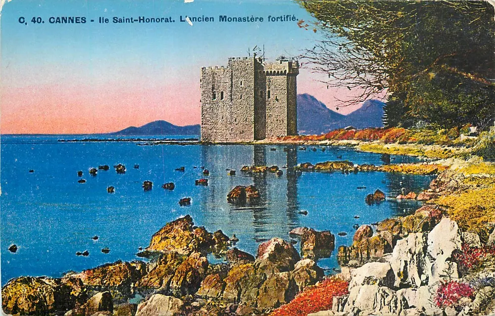 Cannes - Insel Saint-Honorat. Das alte befestigte Kloster. - Vorderseite