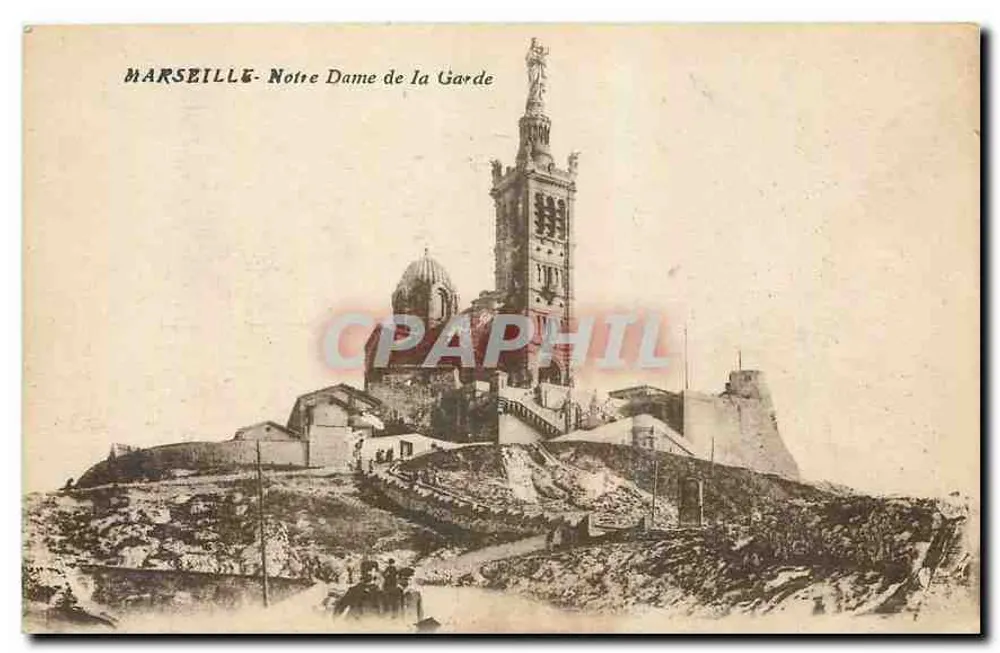 Marseille - Nossa Senhora da Guarda — vista do santuário e da estátua - Frente