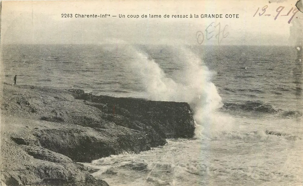 Charente-Inférieure — Ein Wellenbruch an der Grande Cote — F. Braun, phot.-éd., Royan - Vorderseite