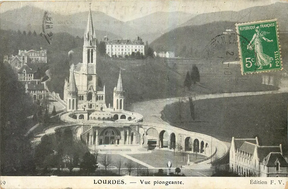 Lourdes — Vista aérea — Edição F.V. - Frente