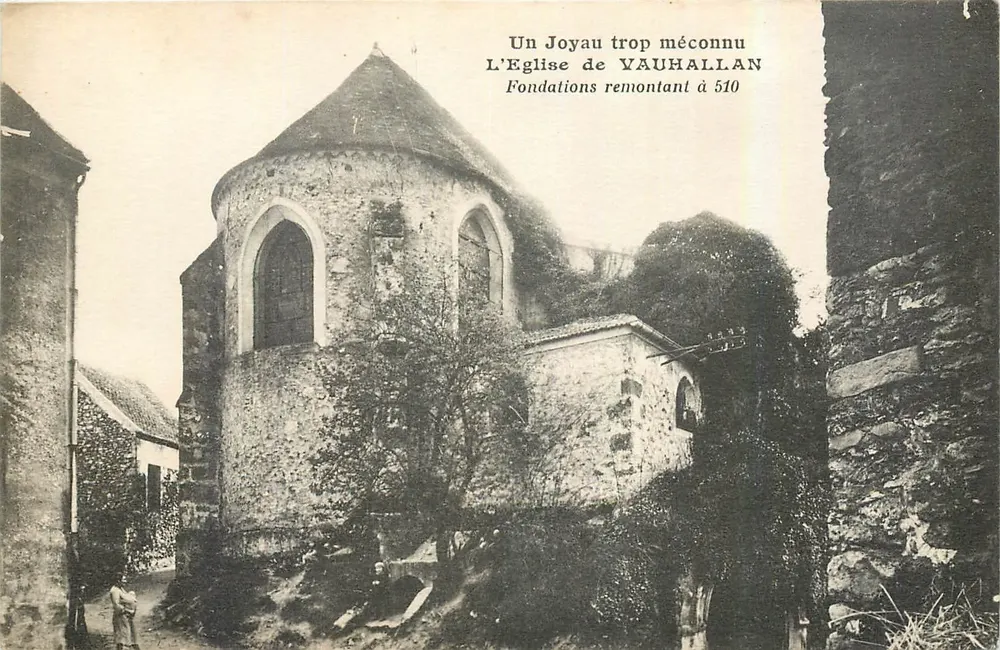 Kirche von Vauhallan — Grundstein aus dem Jahr 510 — L. Baile, phot. Gifsar, Verte (S.-et-O.) - Vorderseite
