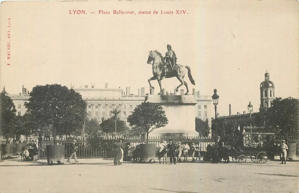 LYON. — Place Bellecour, statue de Louis XIV. — F. MAUREL, 68th. Lyon - Recto
