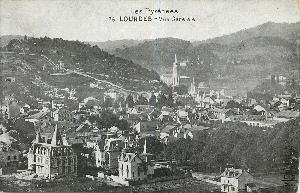 Lourdes — Vista Geral — Os Pirineus — L.S. 917 - Frente