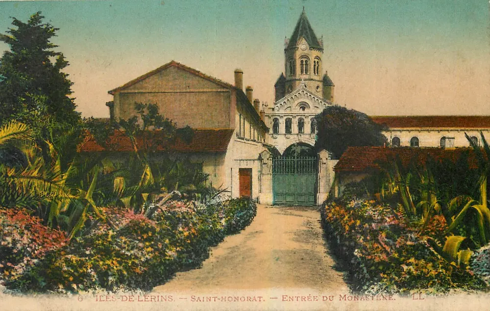 Îles-de-Lérins — Saint-Honorat — Entrée du monastère — LL - Recto