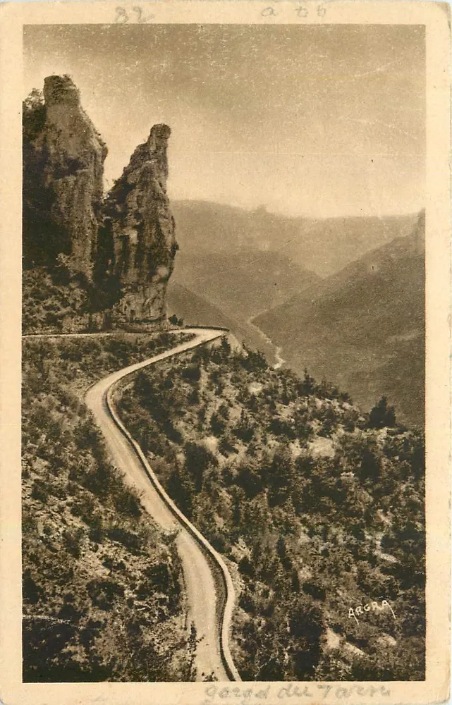 Gorges du Tarn — Route des Vignes au Causse Méjean — ARGRA - Recto