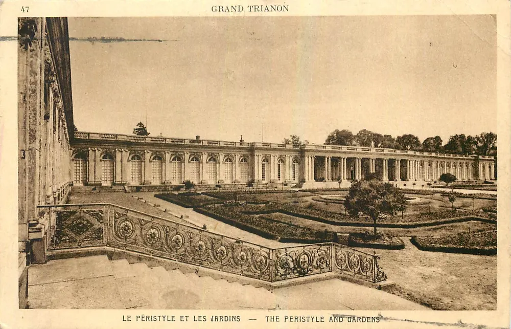 Le Péristyle et les Jardins — Grand Trianon — Éd. Bragan & Cie, n° 47 - Recto