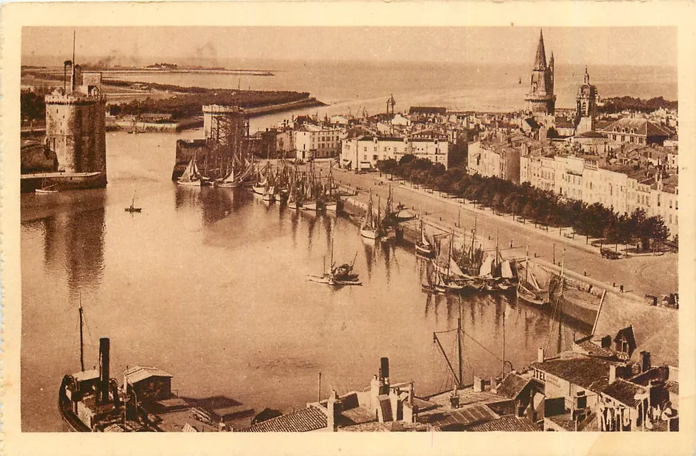 Porta histórica de LA ROCHELLE — vista panorâmica — Edições Artísticas Raymond Bergevin - Frente