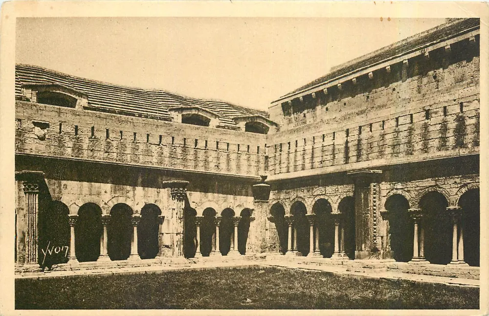 Arles (Bouches-du-Rhône) — Der Cloister von St-Trophime — Éditions YVO17 - Vorderseite