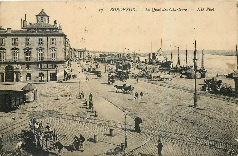 Bordeaux — O Quai dos Chartrons — ND Pbot. - Frente