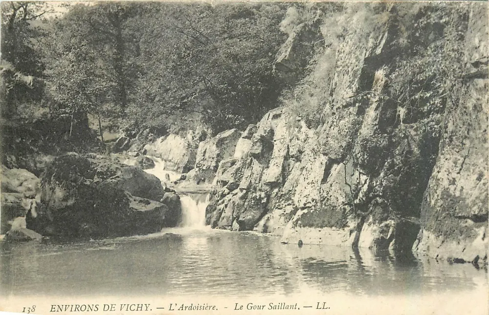 Umgebung von Vichy — Die Schiefergrube — Le Gour Saillant — LL. — Nr. 138 - Vorderseite