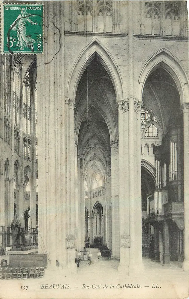 Beauvais — Lado Baixo da Catedral — LL. - Frente