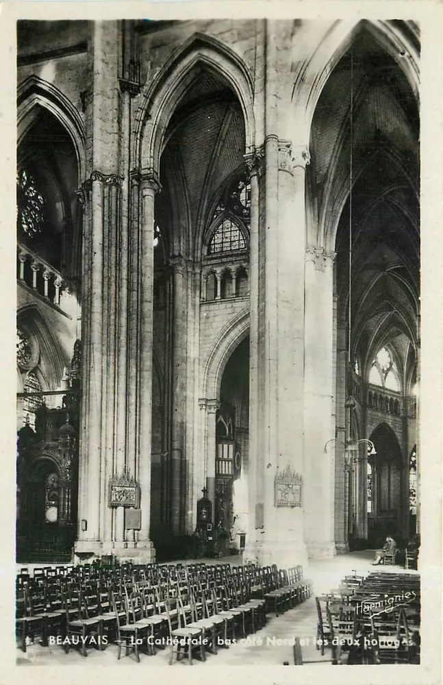 Beauvais — La Cattedrale, fianco nord e le due navate - Recto
