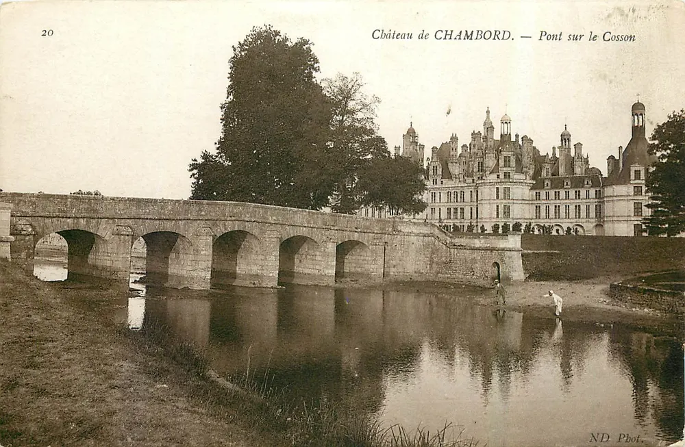 Castelo de CHAMBORD — Ponte sobre o Cosson — ND Fot. - Frente