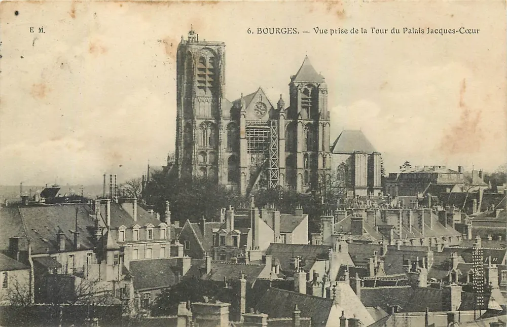 Bourges — Vue prise de la Tour du Palais Jacques-Cozur — E.M. - Recto