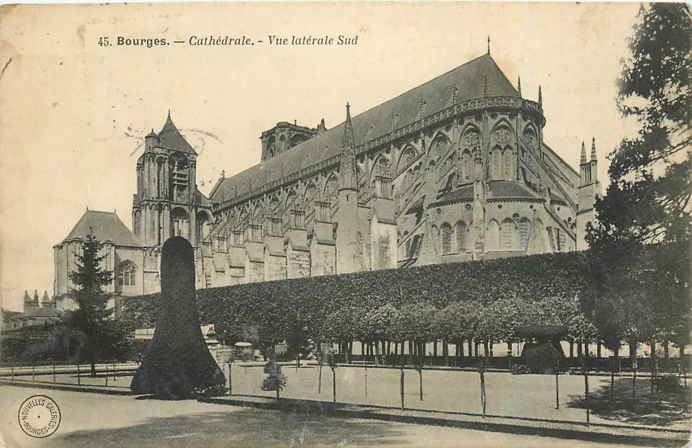 Bourges — Catedral — Vista lateral Sul — Novas Galerias - Frente