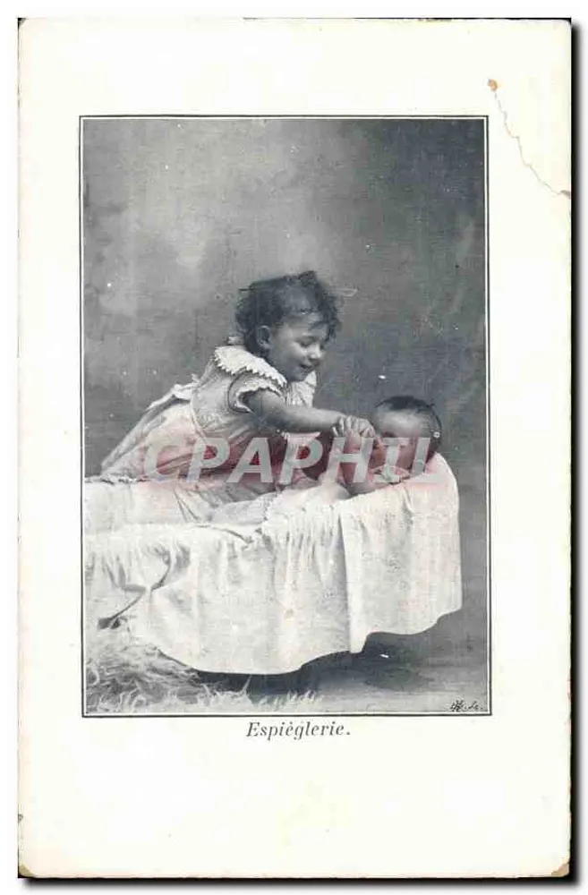 Espieglerie — Jeune fille jouant avec un bébé — Maison J. Klotz, Orléans - Recto