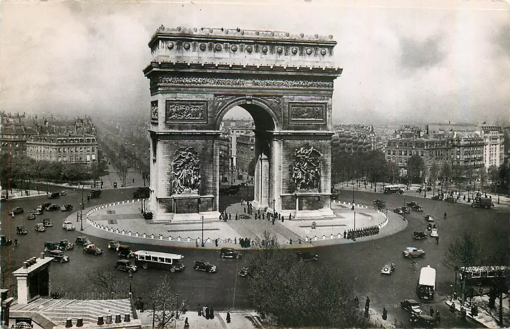 Arco do Triunfo — Praça da Estrela — Edições do Globo, n°42 - Frente