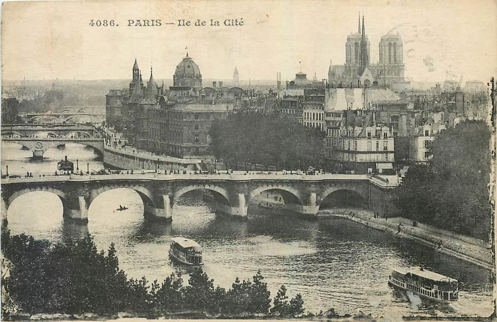 Paryż — Île de la Cité — widok Seiny z Notre-Dame i mostami — wydawca nieznany, n° 4086 - Awers
