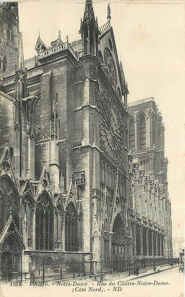Paris - Notre-Dame - Rue du Cloître-Notre-Dame (Côté Nord) - ND - Frente