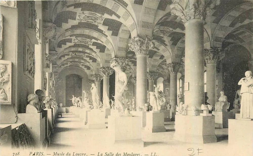 Paris — Musée du Louvre — La Salle des Moulages — LL - Recto
