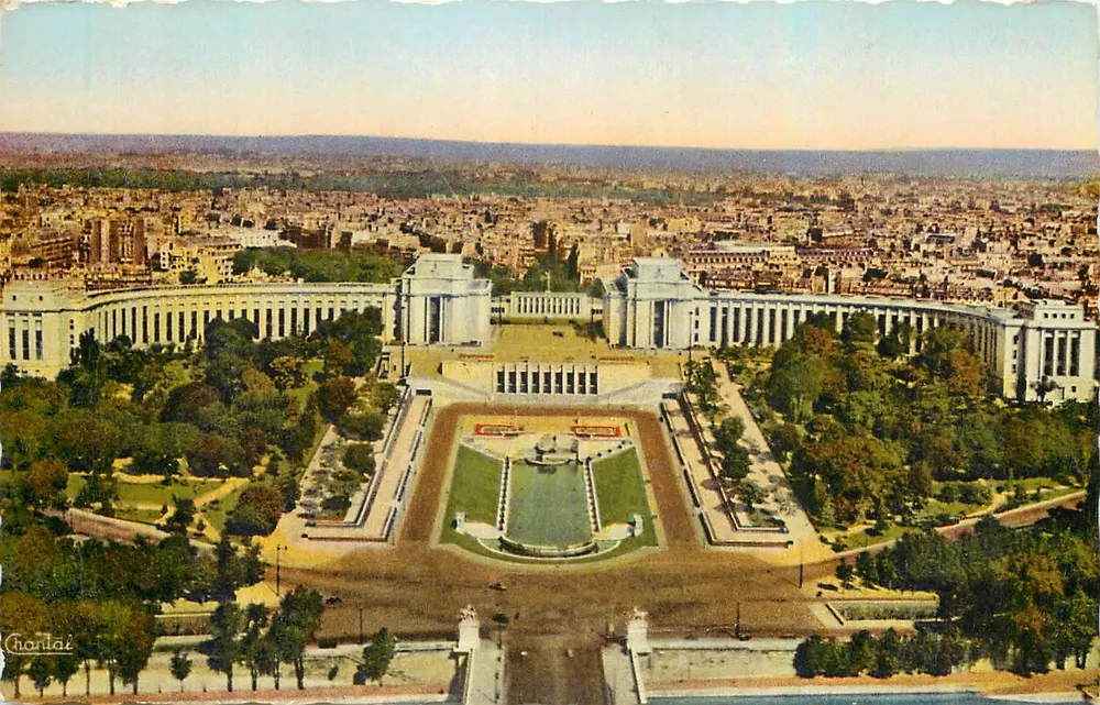 Palácio de Chaillot — vista da Torre Eiffel — Éditions Chantal - Frente