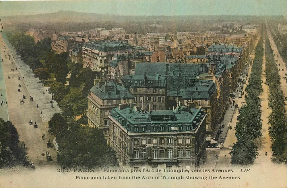 Paris — Panorama près l'Arc de Triomphe, vers les Avenues — LIP - Recto