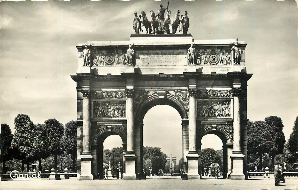Paris — Le Carrousel — Perspective sur l'Obélisque et l'Arc de Triomphe — Éditions Chantal XIV - Recto