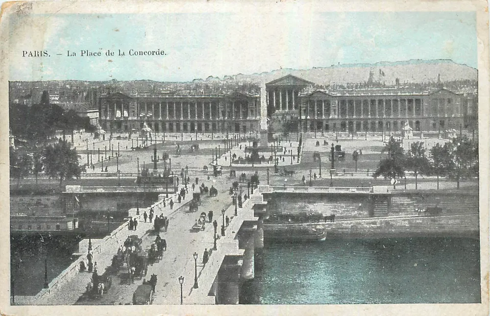 Paris — A Place de la Concorde — vista panorâmica com o Louvre e o ponte - Frente