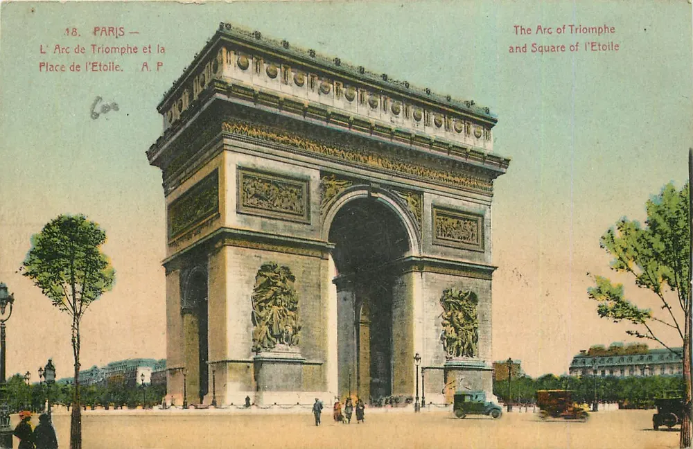 Paris — L'Arc de Triomphe et la Place de l'Étoile — A. P. - Recto