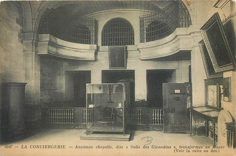 Die Conciergerie — Ehemalige Kapelle genannt « Salle des Girondins », umgewandelt in ein Museum - Vorderseite