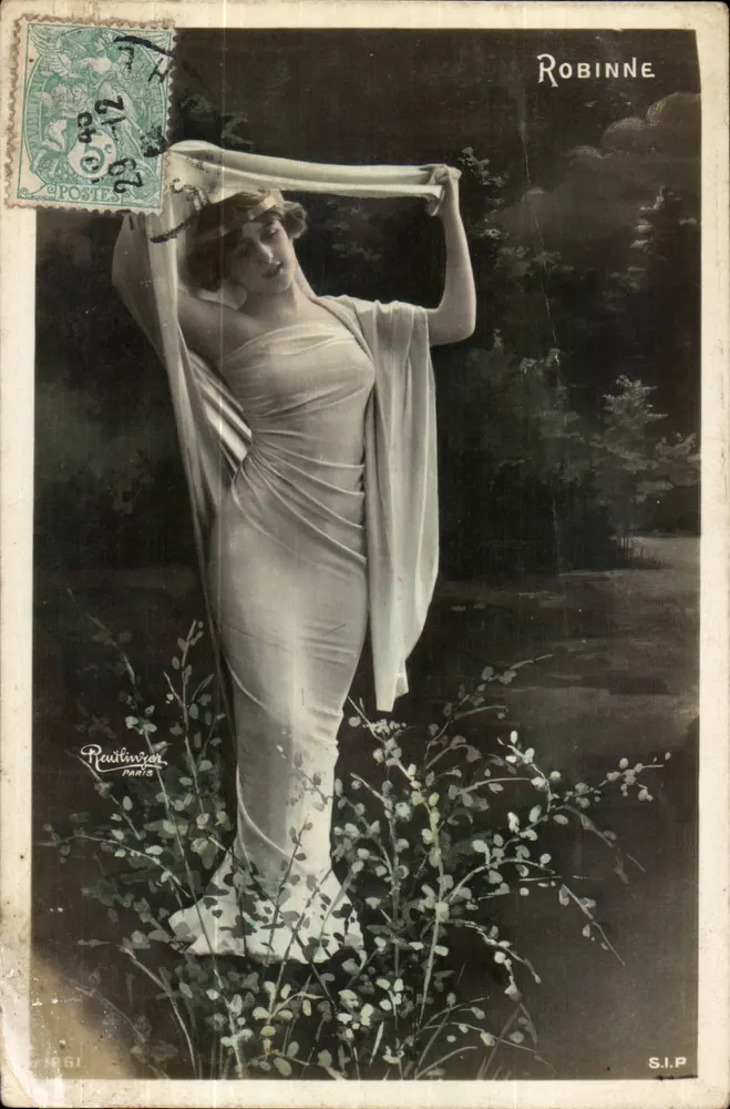 Femme en robe drapée — scène de nature — éditeur Peutinger, Paris, n° 61 - Recto