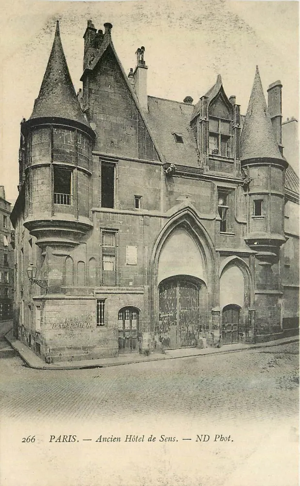 Paris — Antigo Hotel de Sens — ND Phot. - Frente