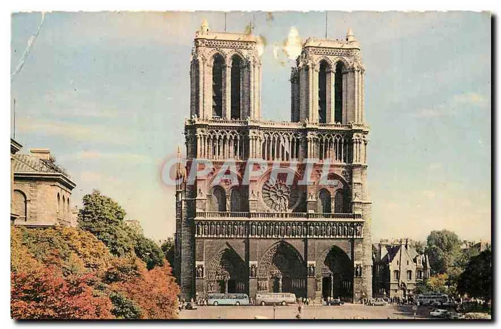Nossa Senhora de Paris — vista da fachada — Les Éditions du Globe, n° 61-2 - Frente