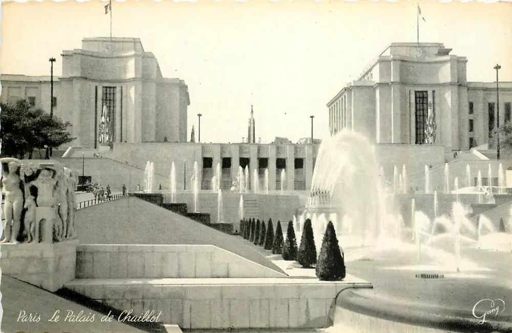 Paris - O Palácio de Chaillot — Gany - Frente