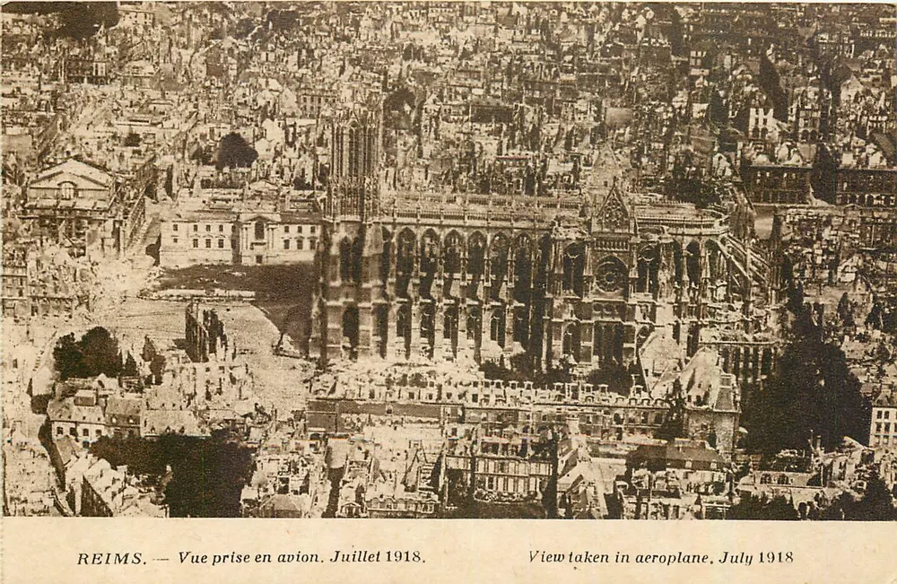 Reims — Vista tirada de avião. Julho de 1918. — Edição Reims-Catedral - Frente